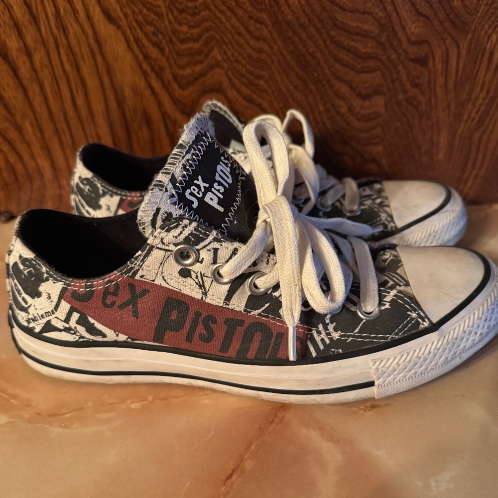 Converse Sex Pistols